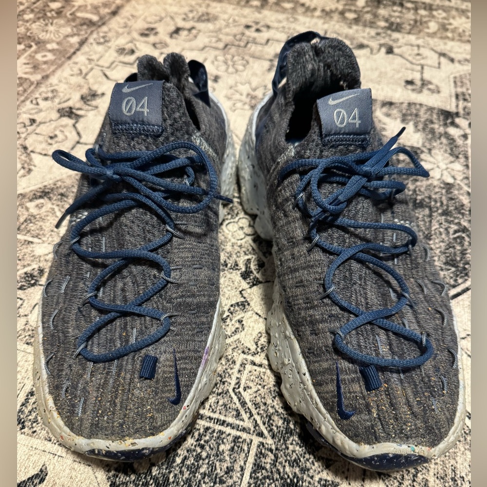 Nike Space Hippie 04 - Size 9